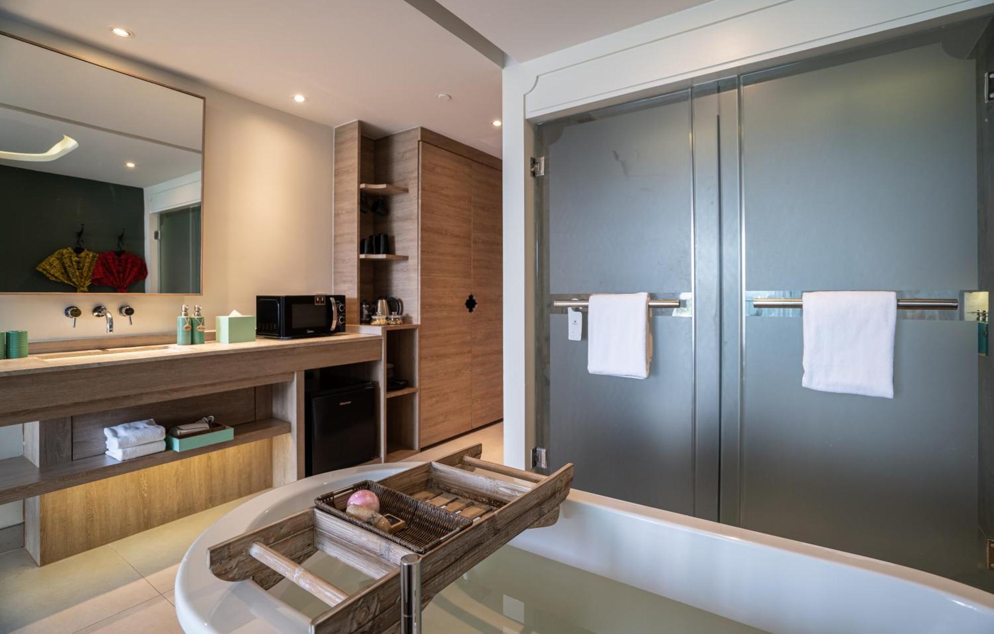 Fusion Suites Phuket Patong Buitenkant foto
