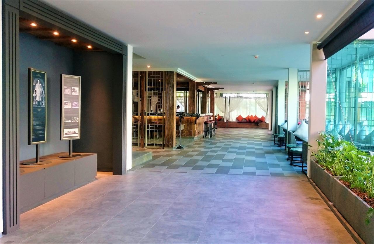 Fusion Suites Phuket Patong Buitenkant foto The interior of the hotel