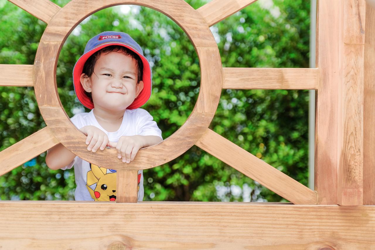 Fusion Suites Phuket Patong Buitenkant foto A child